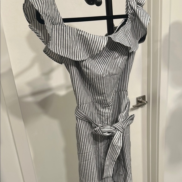 Striped Off-Shoulder Jumpsuit - Picture 8 of 9